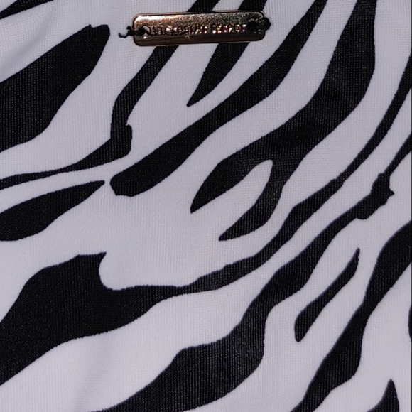 New Victoria Secrets Bathing Suits - Picture 2 of 7